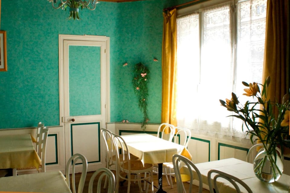 Hotel des Pyrenees Hotel in Angoulême