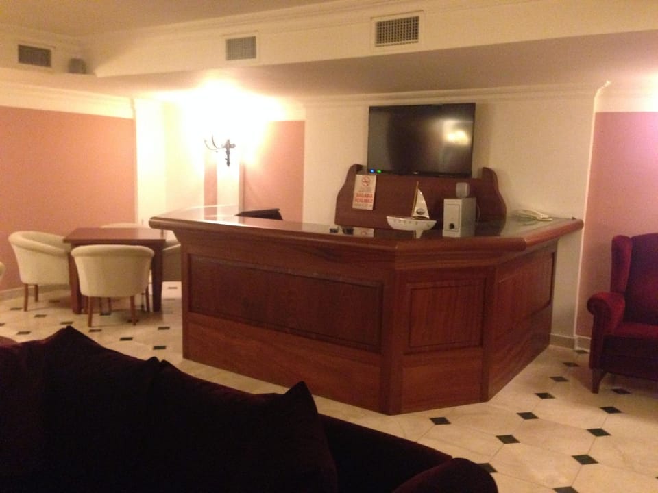 Bay Nihat Otel Lale Hotel in İzmir Province