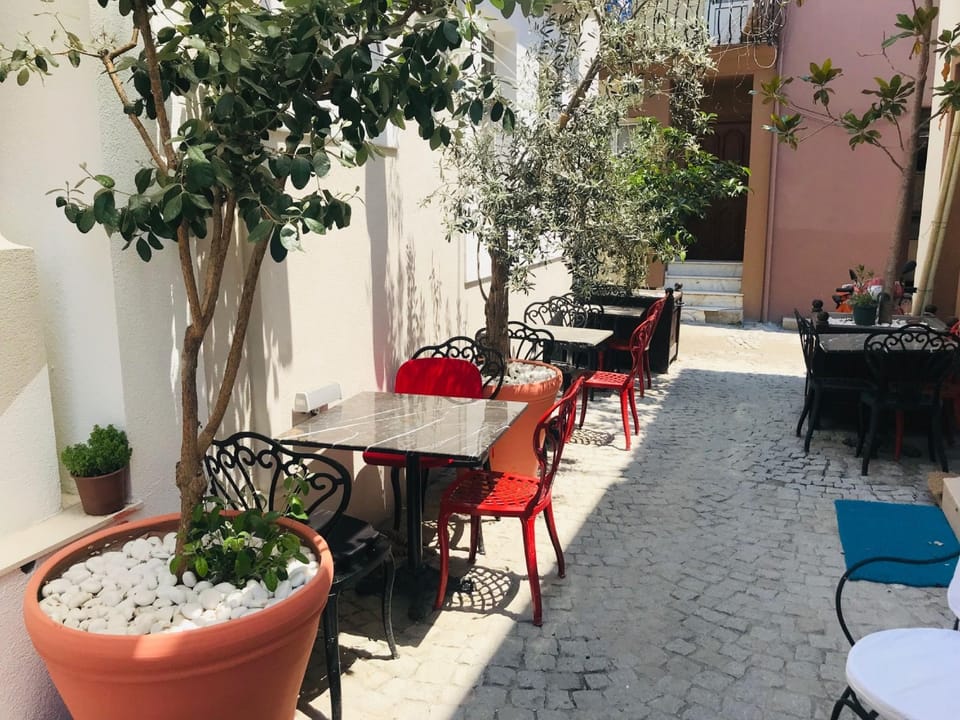 Bay Nihat Otel Lale Hotel in İzmir Province