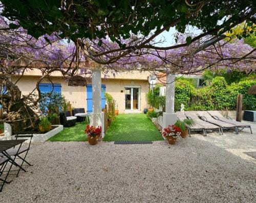 Chez Louis Hotel in Roquebrune-sur-Argens