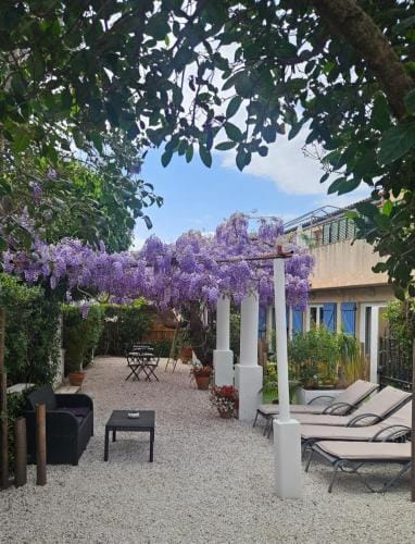 Chez Louis Hotel in Roquebrune-sur-Argens