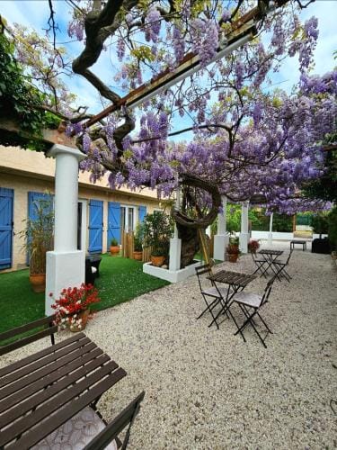 Chez Louis Hotel in Roquebrune-sur-Argens