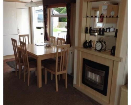 15 Ivy Close, 3 Bedroom Caravan, Pet Friendly Lodge in Exmouth