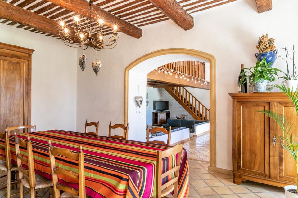 Mas Saint Julien Hotel in Cavaillon