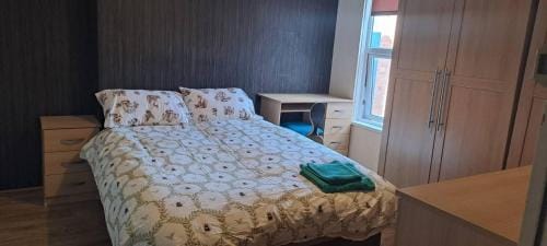 Charming Leicester Guest Room with Shared Facilities Hotel in Leicester
