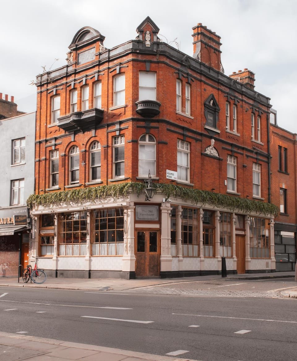 The Old Farmhouse Pub and Rooms Hotel in London Borough of Islington