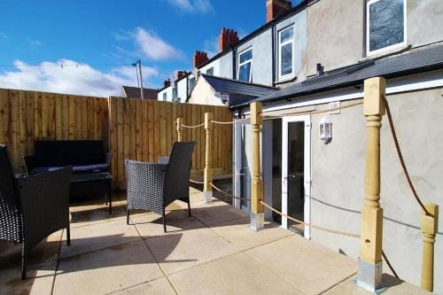 Cohost Partners Charming 3BR Near City Centre Parking Hotel in Newport