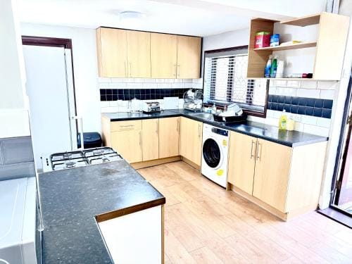 304 Norbury House Hotel in London Borough of Croydon