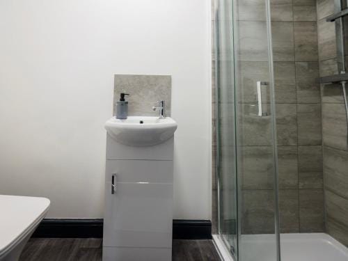 Chatham Lodge Double Room 3 Ensuite Hotel in Stoke-on-Trent