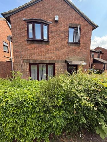Rafiki Springs - Luxury 5-Bed Home in Milton Keynes Hotel in Aylesbury Vale