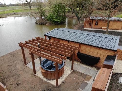 Lakeside Lodge 1, with Log burning Hot Tub Lodge in Bassetlaw District