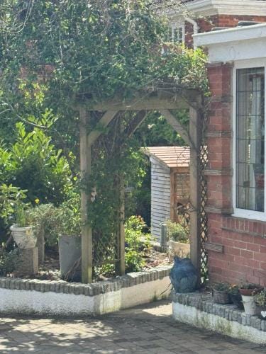 West ave exeter Hotel in Exeter