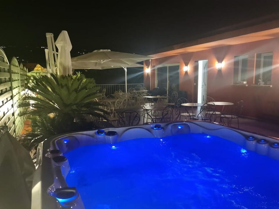 Hotel CASABELLA Cannes Mouans Sartoux Hotel in Mouans-Sartoux