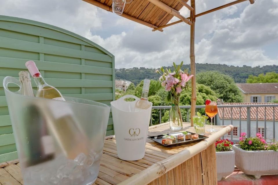 Hotel CASABELLA Cannes Mouans Sartoux Hotel in Mouans-Sartoux
