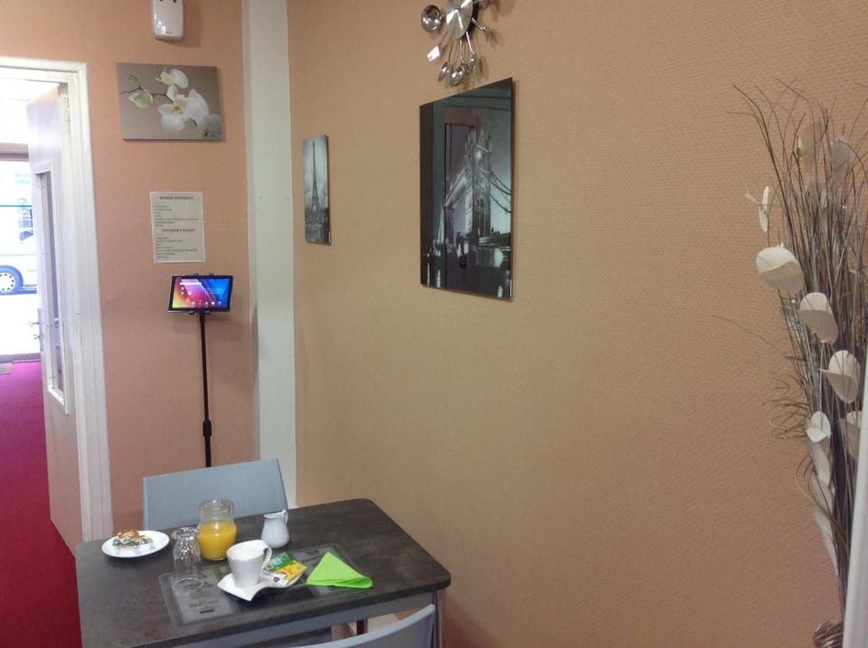 Hotel de la Paix Hotel in Caen