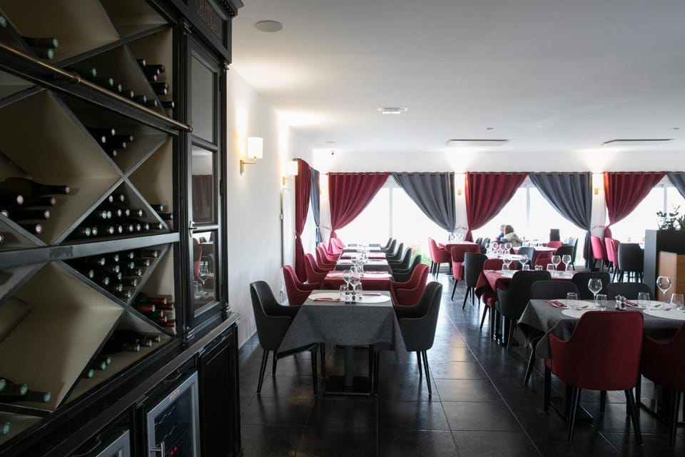 L'EPI HOTEL Hotel in Île-de-France