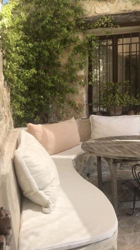 Les Vieux Murs Hotel in Provence-Alpes-Côte d'Azur