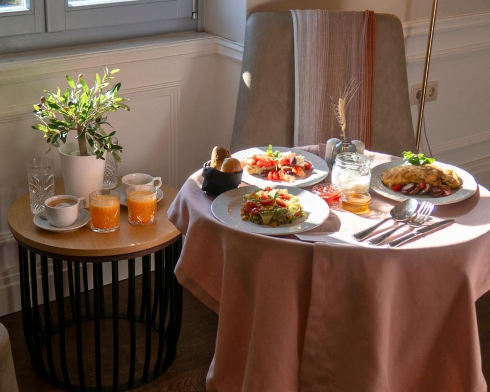 A77 Suites, Small Luxury Hotels of the World Hotel in Plaka