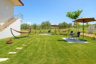 Aigli Garden Retreat  Cozy Escape Close to the Sea Hotel in Decentralized Administration of Macedonia and Thrace