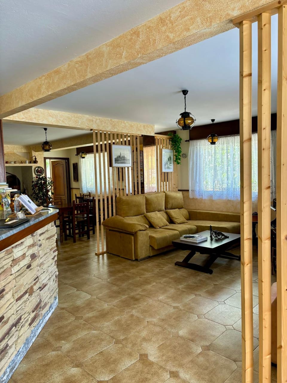 Shared lounge/TV area