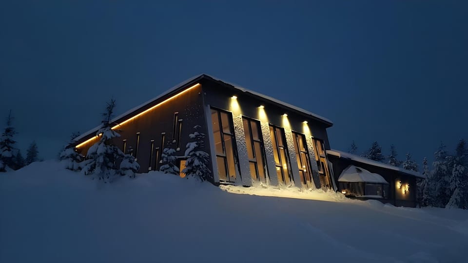 Santa's Igloos Arctic Circle Hotel in Rovaniemi