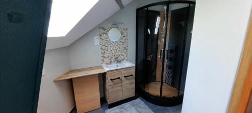 Le Mermoz Hotel in Centre-Val de Loire