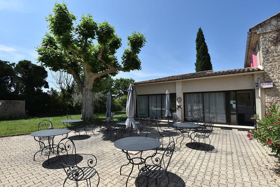 Hotel PRATO PLAGE Hotel in Pernes-les-Fontaines