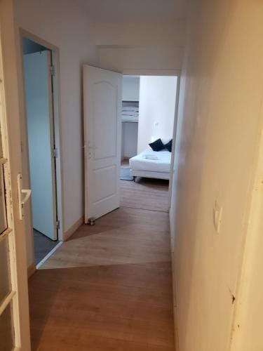 Appartement F2 a Thiers Hotel in Thiers