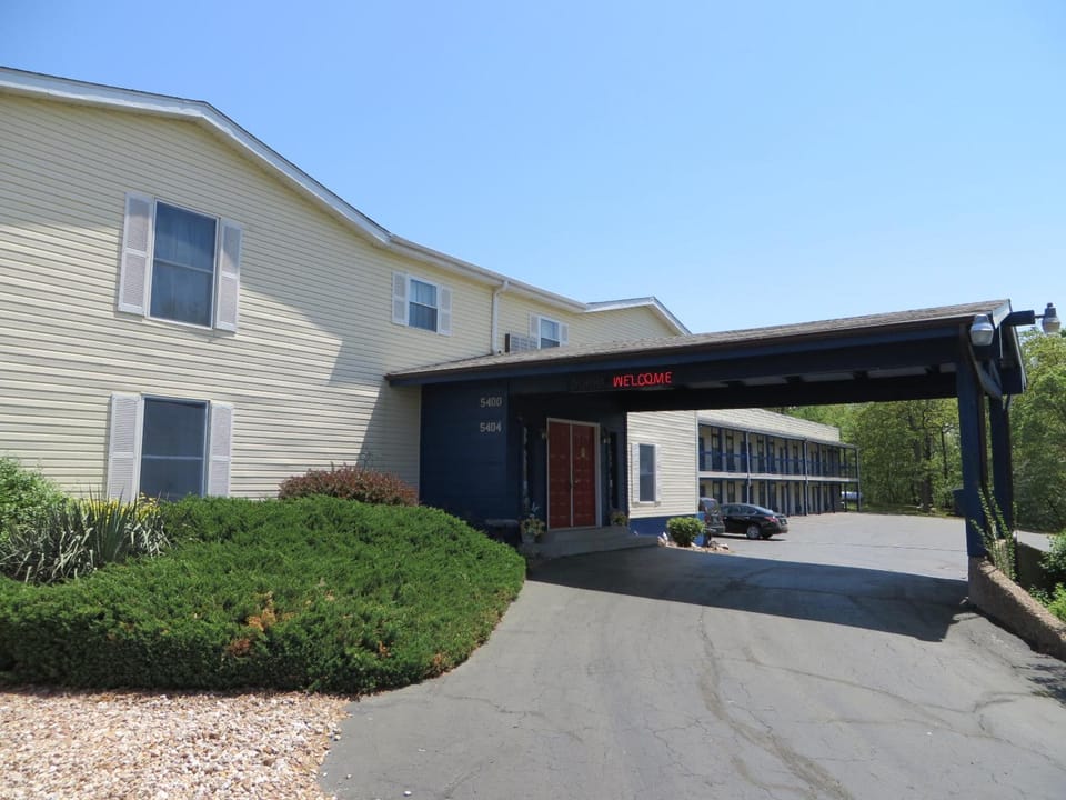 Scottish Inns Motel - Osage Beach Motel in Osage Beach