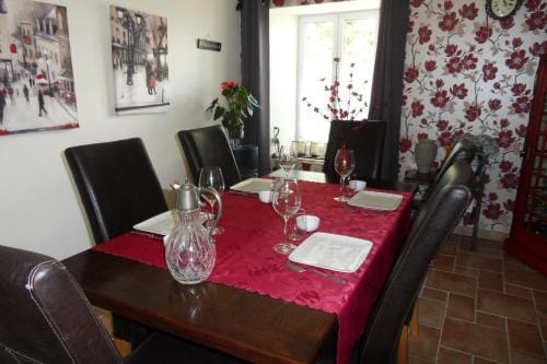 Chambres et table d'hotes du Vieil Hetre Hotel in Normandy