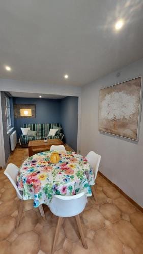 Gite du portail fleuri Hotel in Auvergne-Rhône-Alpes