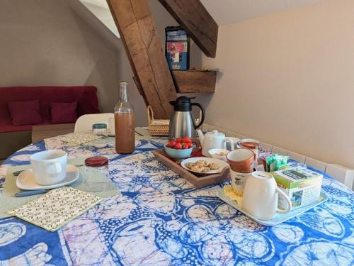 Chambre d'hotes avec petit-dejeuner inclus a Gidy - FR-1-590-452 Hotel in Centre-Val de Loire