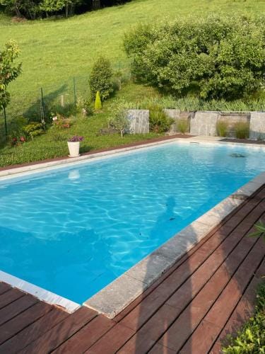 Maison vue lac et piscine Hotel in Sévrier