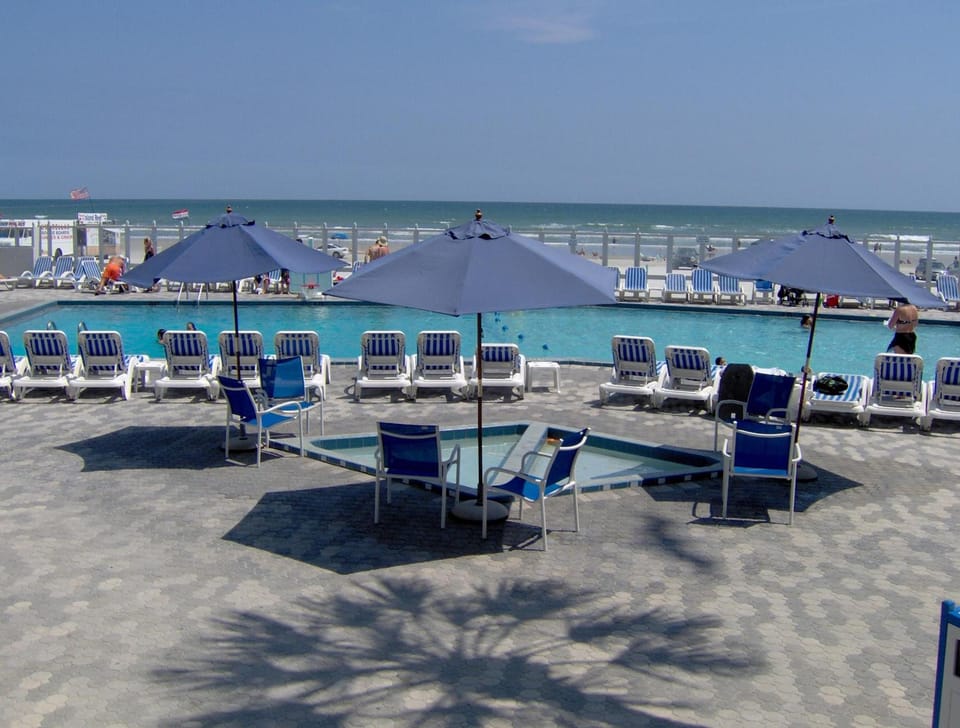 Islander Beach Resort Hotel in New Smyrna Beach
