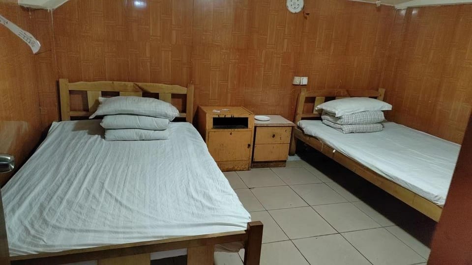 Sanyang Hostel Hotel in Shanghai