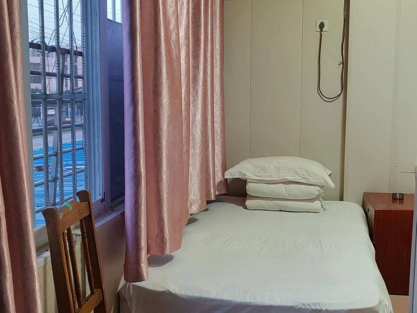 Sanyang Hostel Hotel in Shanghai