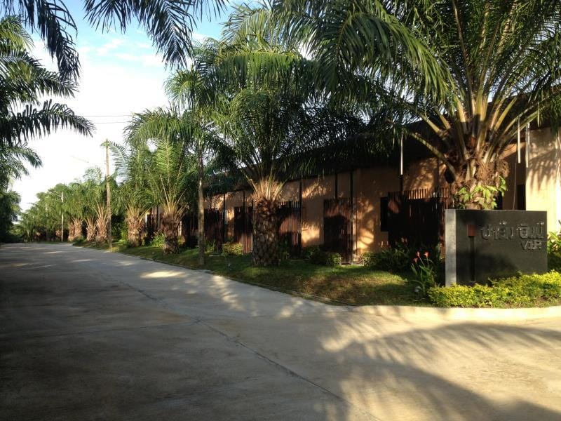 Palm Inn Inn in Khok Kloi