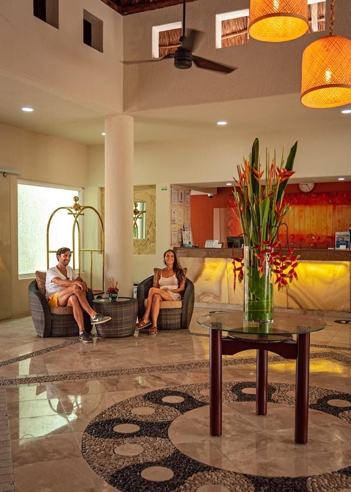 Laguna Suites Golf & Spa Hotel in Cancun