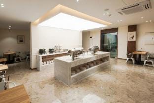 Jiaxi Holiday Inn Breakfast Hotel in Hangzhou