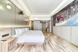 Zunteng Art Movie Hotel (Hangzhou Longhu Zijing Tianjie Sandun Subway Station) Hotel in Hangzhou