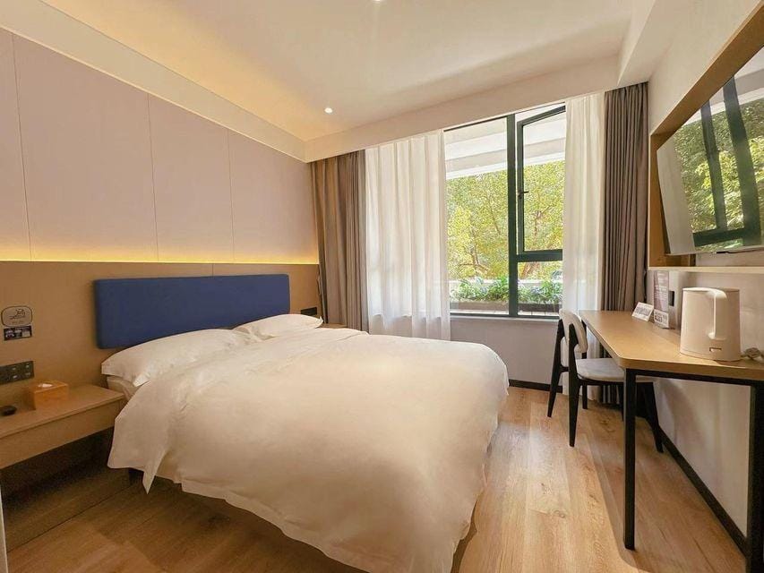 Zsmart Zhishang Hotel (Hangzhou Linping Yintaicheng Branch) Hotel in Hangzhou