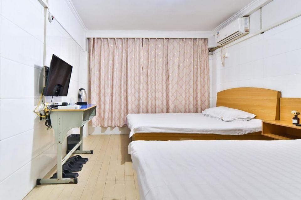 Huadu Hostel Hotel in Wuhan