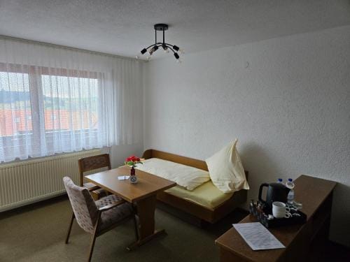 Pension Hauber - Kirschtortenzimmer mit Balkon Hotel in Baden-Württemberg