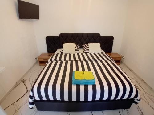 Charmante chambre au rdc- parking gratuit exterieur Hotel in La Ciotat
