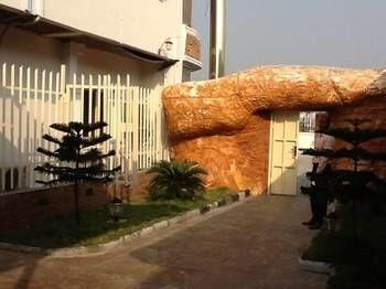Golden Palm Resort Hotel in Lagos, Nigeria