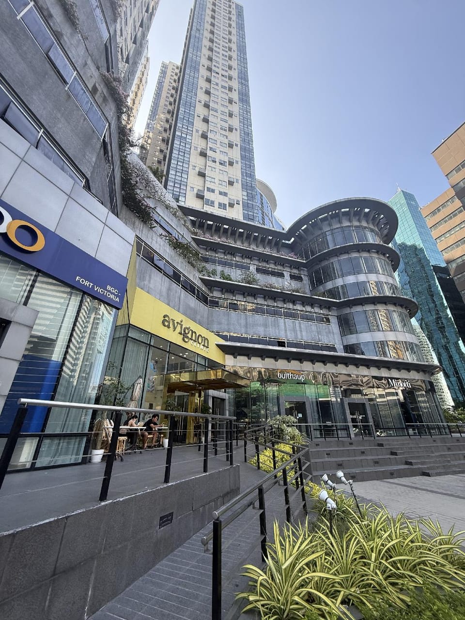 2BR Modern Unit in The Fort BGC  Apartment hotel in Makati