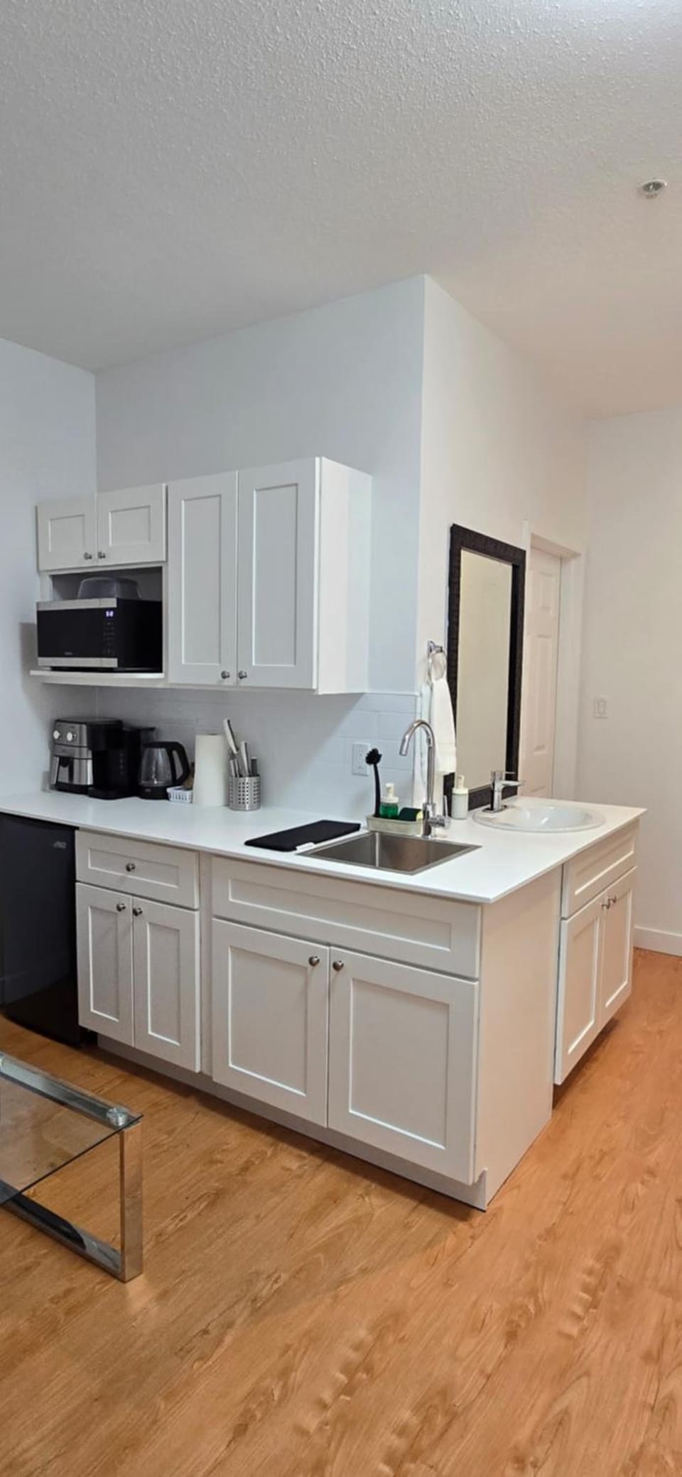 New Royal Inn Hotel in New Westminster