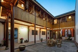 Floral Hotel·Longlanting Hotel(Huangjiu Town Branch) Hotel in Hangzhou