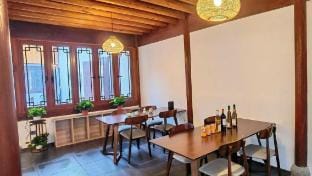 Floral Hotel·Longlanting Hotel(Huangjiu Town Branch) Hotel in Hangzhou