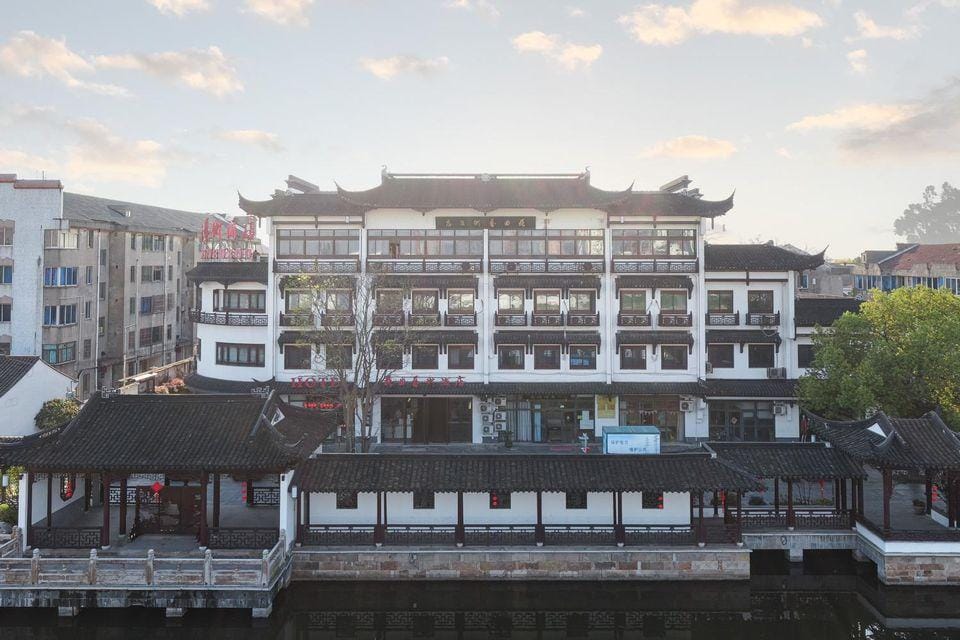 Floral Hotel · Lanyuan Hotel (Kunqu Opera Town in Yangcheng Lake Scenic Area) Hotel in Shanghai